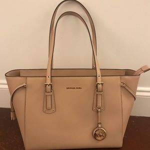 Michael Kors Voyager Tote